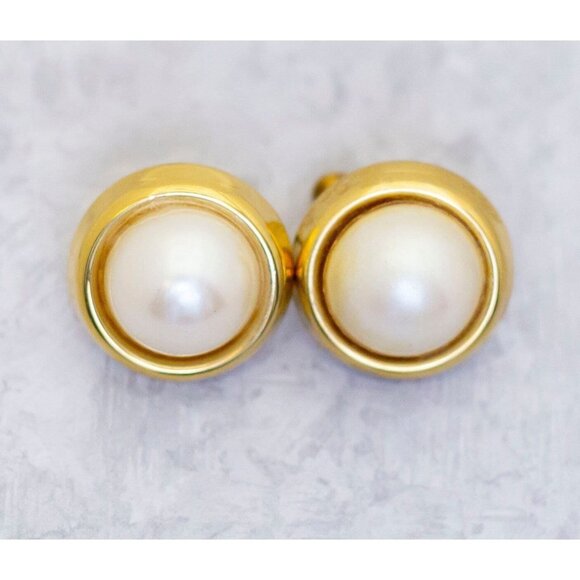 Vintage White Faux Pearl Gold Tone Clip On Earrings by Napier - CF1 - Picture 1 of 2